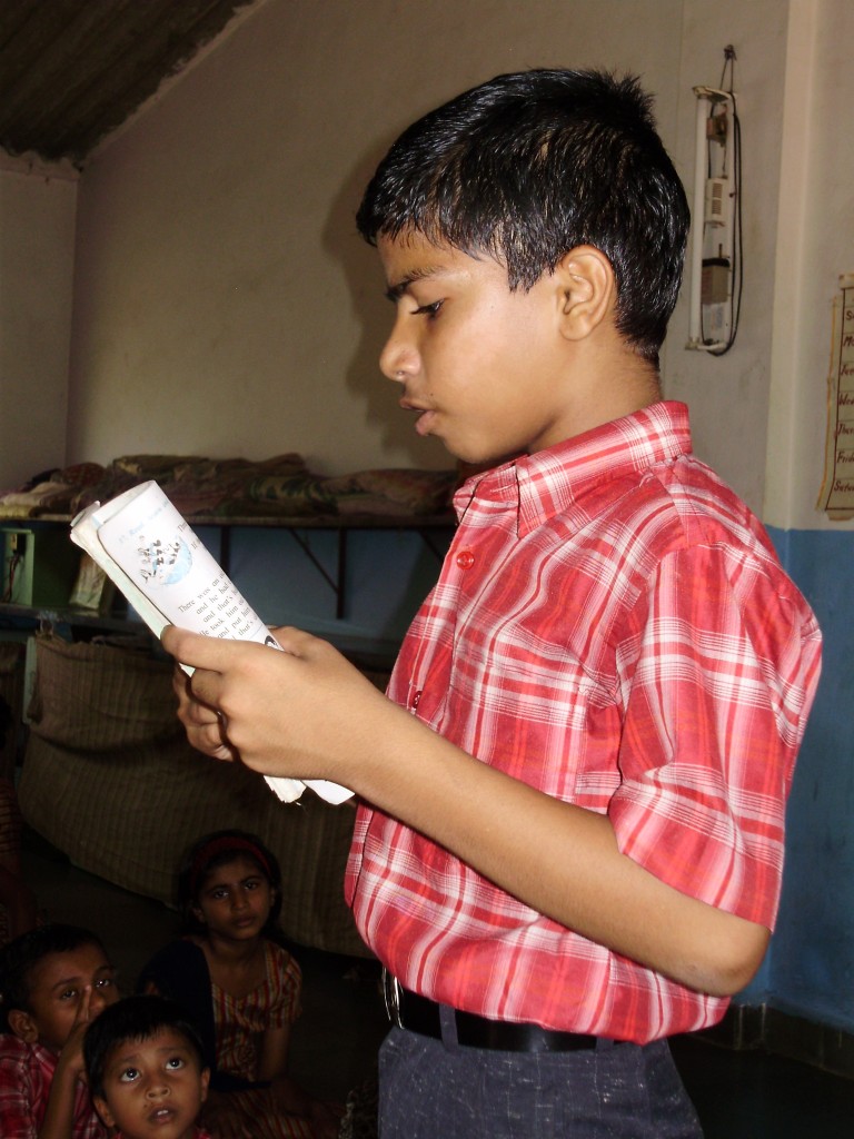 Reciting a poem in Savarsai