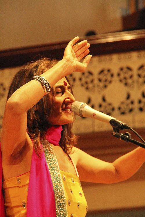 Kiran Ahluwalia and her ensemble